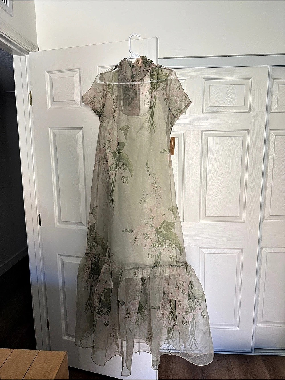 Caara Melody Dress Floral Maxi Dress in Green & Pink
